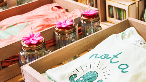 Arrangements of cloths in drawer